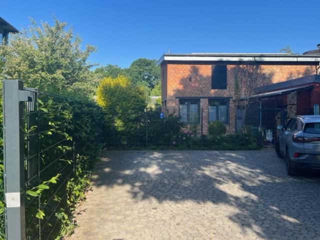 Fewo Mit 3 Sz, Direkte Innenstadtlage, Suedterrasse, Parkplatz Auf Dem Eigenem Privatgrundstueck, 2X E-Bike Und E-Autoladesaeule Inklusive, Konzertkirche, Schauspielhaus, Fh, Jahnsportforum Sowie Der Tollensesee Sind Fusslaeufig In Ein Paar Minuten E Neubrandenburg Exteriér fotografie